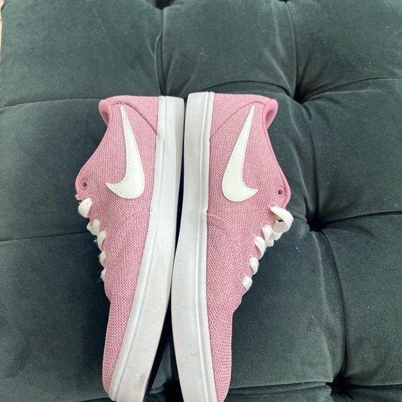NikeSB Women Pink Sneakers - Picture 6 of 6